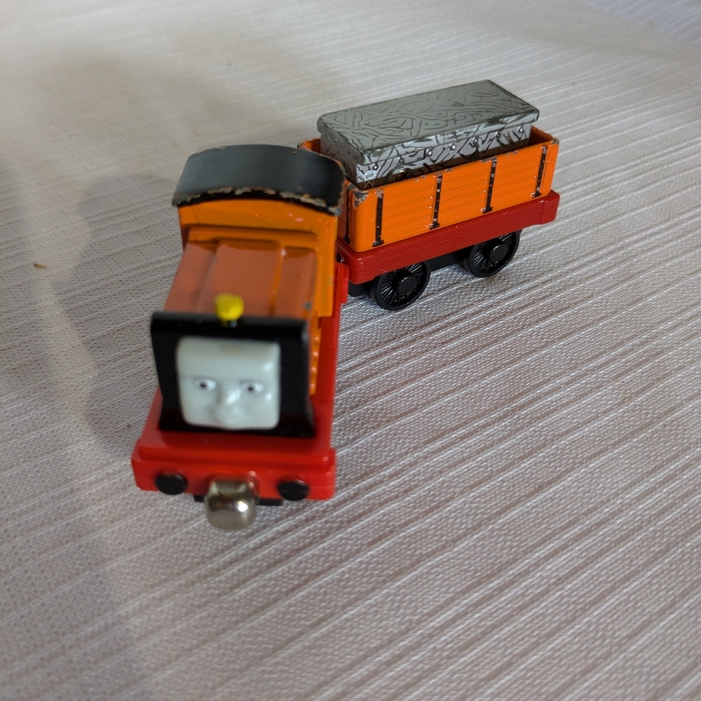 Thomas and Friends Rusty With Car and Cargo Train Engine Diecast Metal 2003-4